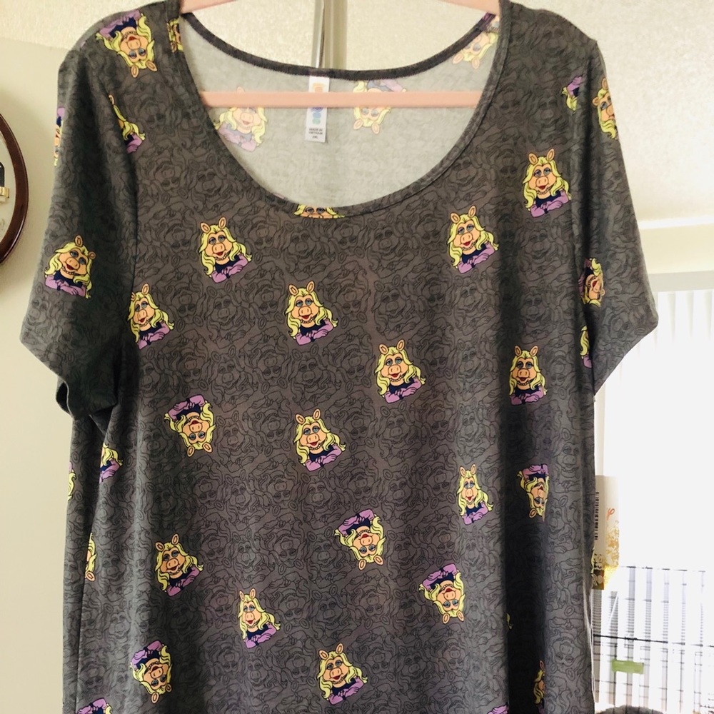 LuLaRoe ‘Classic’ Women’s T-shirt 2x